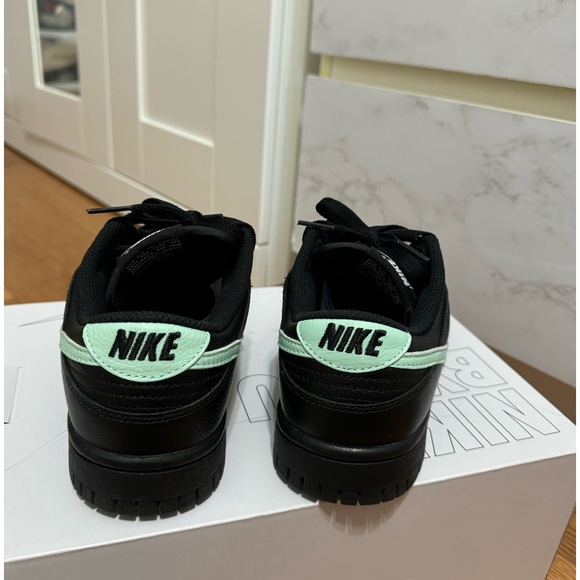 Nike Custom Dunks - Picture 4 of 8